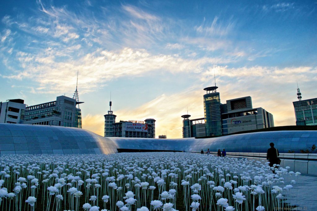 The Dongdaemun Design Plaza in Seoul © | Isaac Lee BX/Flickr (CC BY-NC-ND 2.0)
