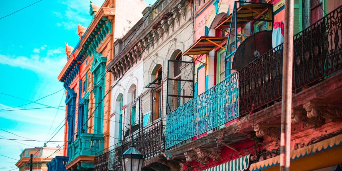 The colorful streets of Buenos Aires, Argentina © | Barbara Zandoval/Unsplash