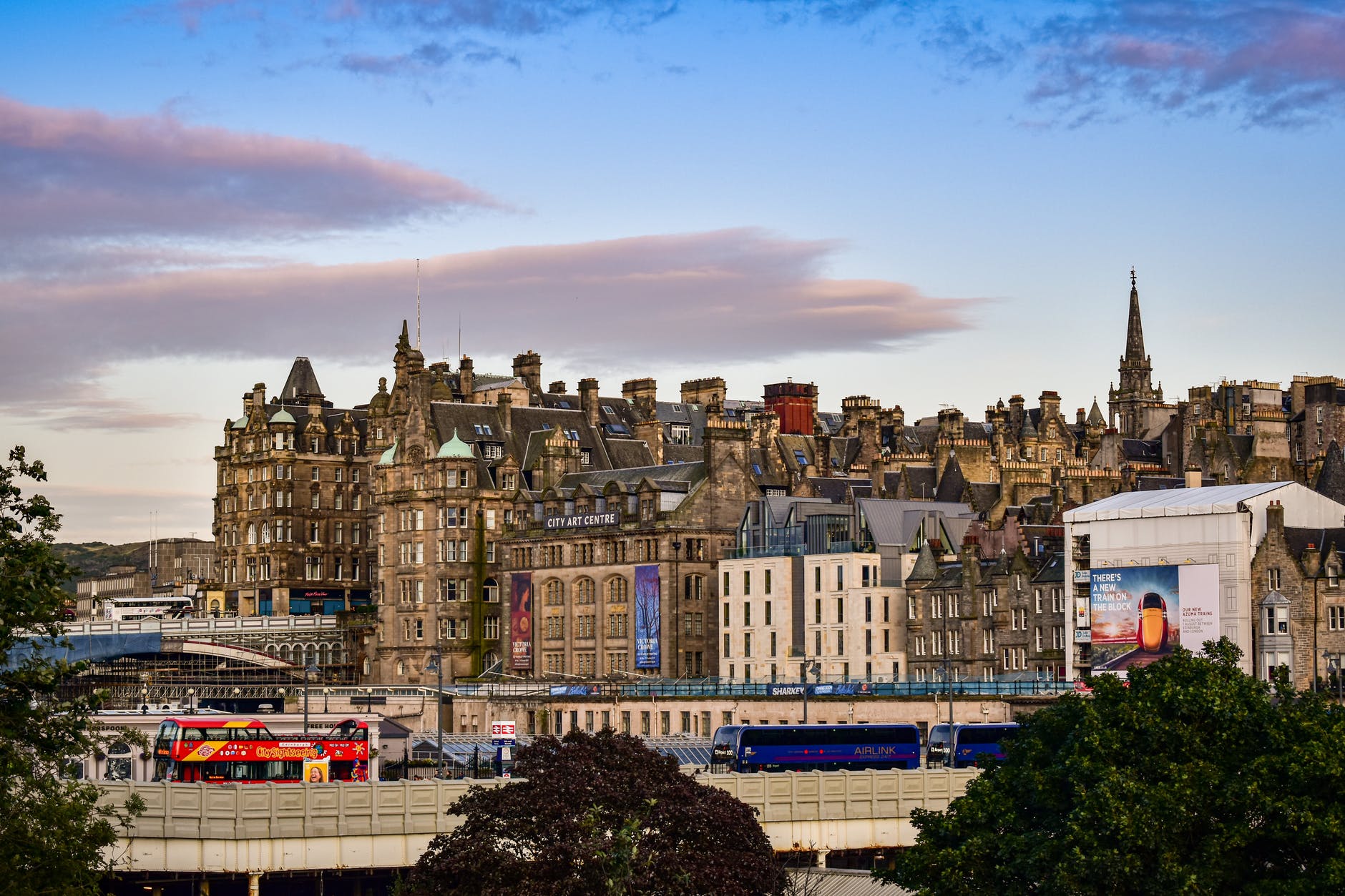 Edinburgh, Scotland © |  Photo by saifullah  hafeel on <a href="https://www.pexels.com/photo/a-scenic-view-of-buildings-in-edinburgh-5943647/" rel="nofollow">Pexels.com</a>