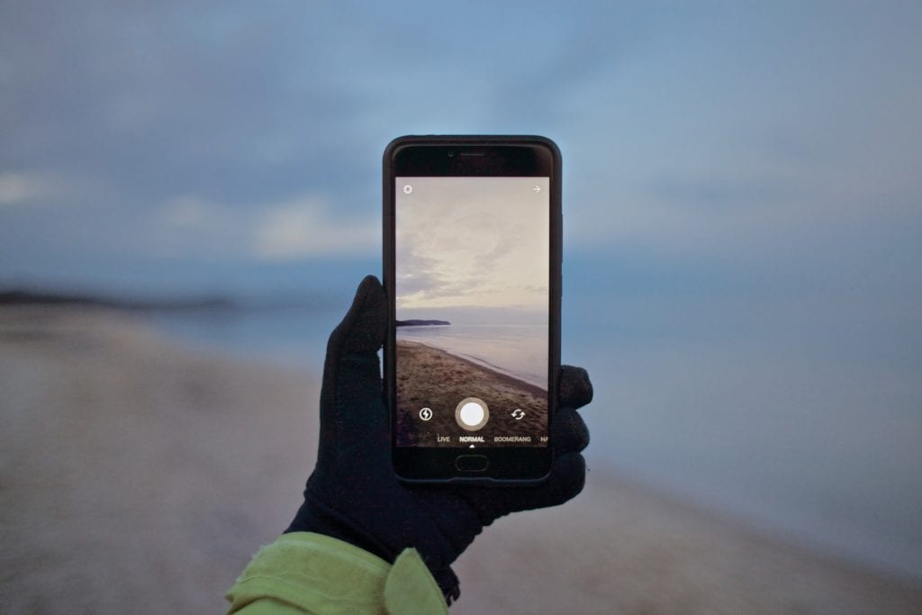 An iPhone photo of a beach in Iceland | © Stocksnap