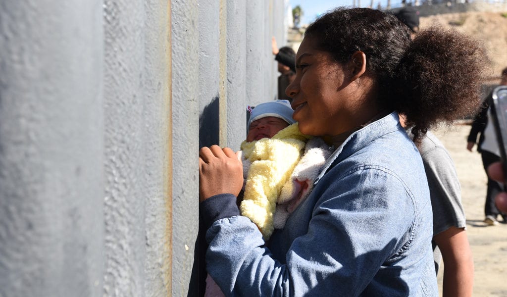Ten days old Asylum Seekers arrives in Tijuana, Mexico | © Daniel Arauz/Flickr