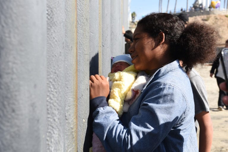 Ten days old Asylum Seekers arrives in Tijuana, Mexico | © Daniel Arauz/Flickr