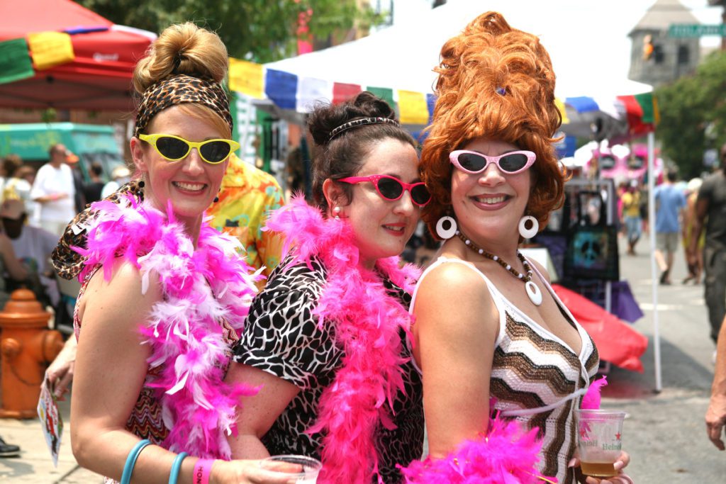 Margaret Swetz, Karen Condor, and Kim Tatum at Honfest 2011 | © Photo by Joe Soriero/Baltimore Sun (available under free, commercial use)