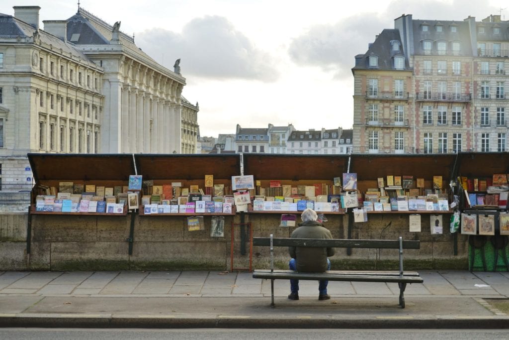 A Bouquiniste booth by the Seine river in Paris | © EQRoy/Shutterstock