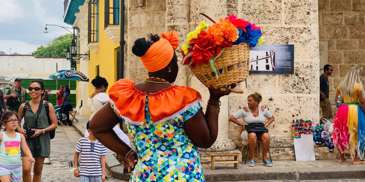 A woman stands in the heart of old Havana in Cuba | © XH_S/Unsplash