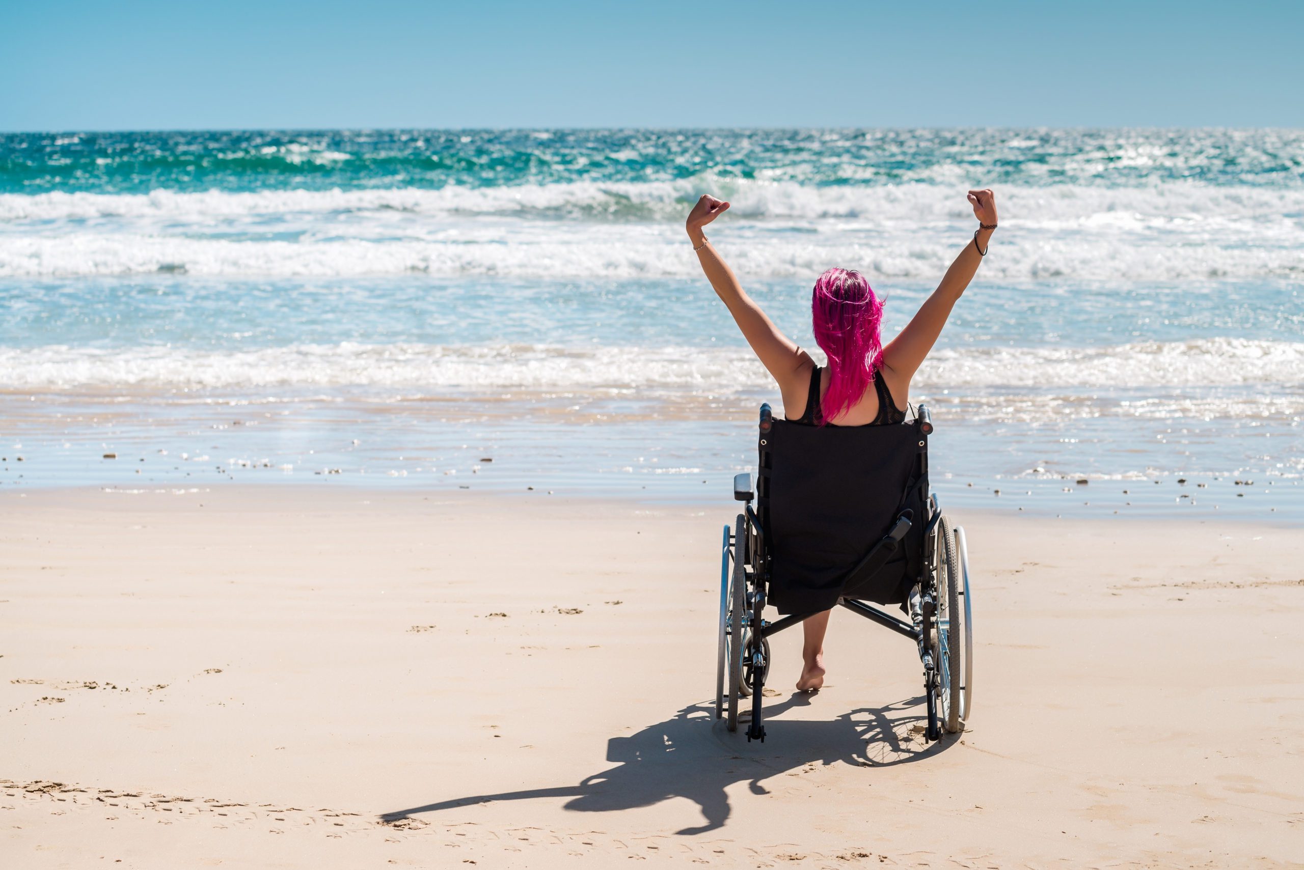 Отпуск инвалидам 1 группы. Туризм для инвалидов. Туризм для людей с ограниченными возможностями. Инвалид в путешествии. Пляж для людей с ограниченными возможностями.