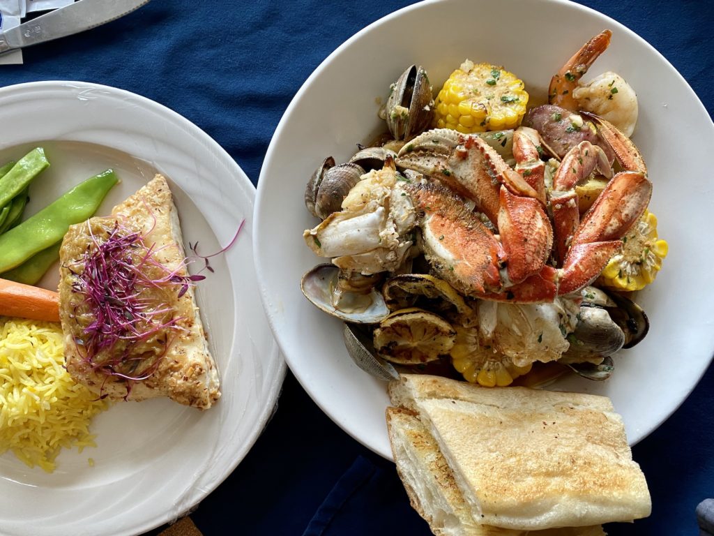 The Wayfarer Clambake at Surfsand Resort on Cannon Beach | © Nikki Vargas