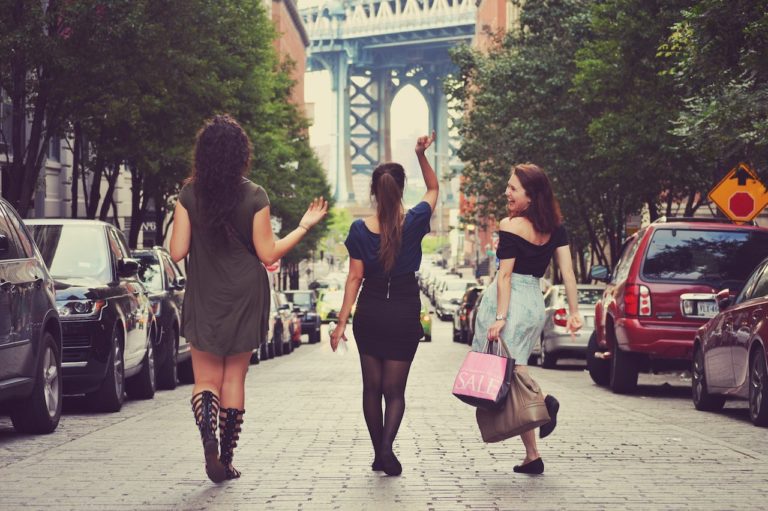 Discover feminist walking tours in cities including New York, Paris, Berlin, and more. | © Matias Difabio/Unsplash