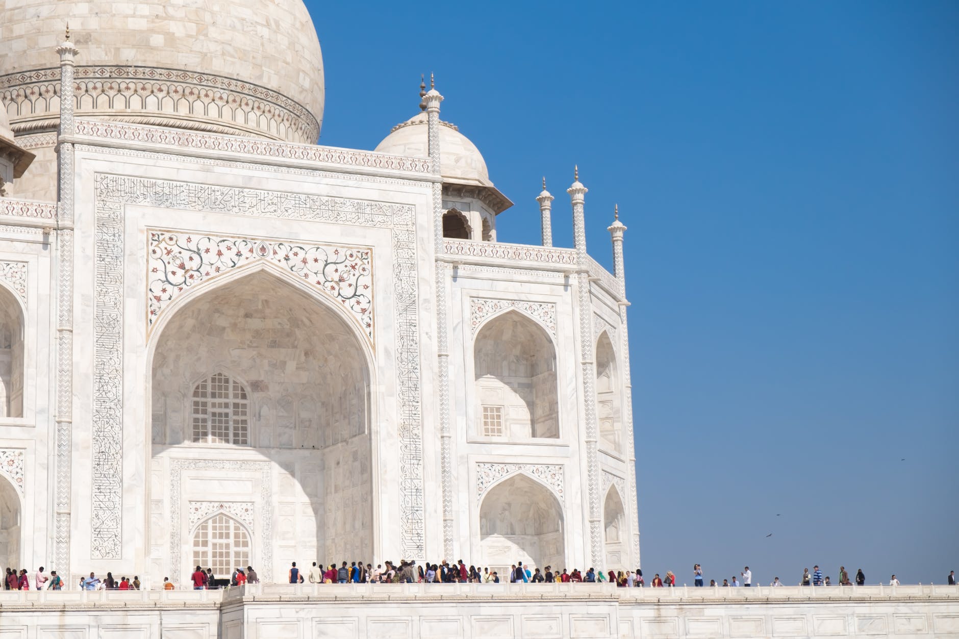 close up photo of taj mahal mausoleum