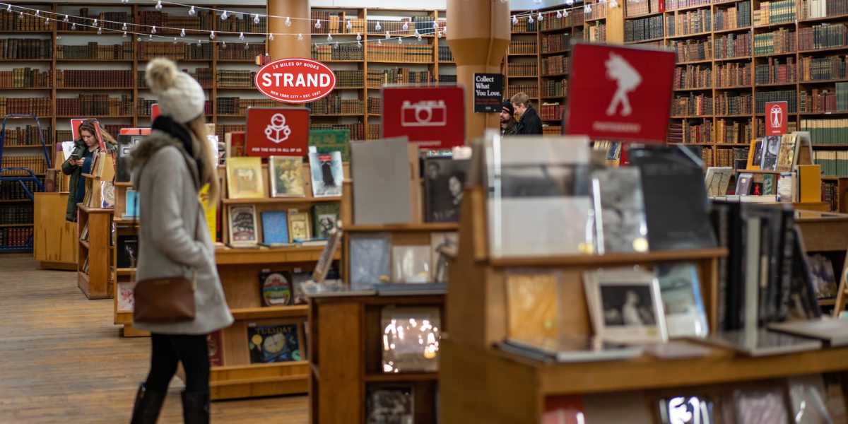 New,York,-,February,,2020:,The,Strand,Bookstore,Interior,View,