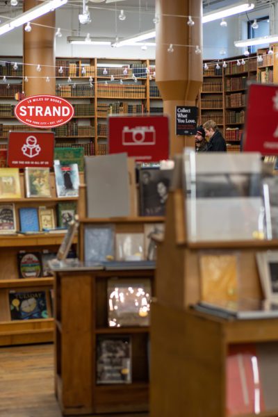 New,York,-,February,,2020:,The,Strand,Bookstore,Interior,View,